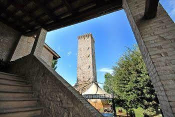 Agriturismo Le Due Torri Torre Quadrano Spello Luaran gambar